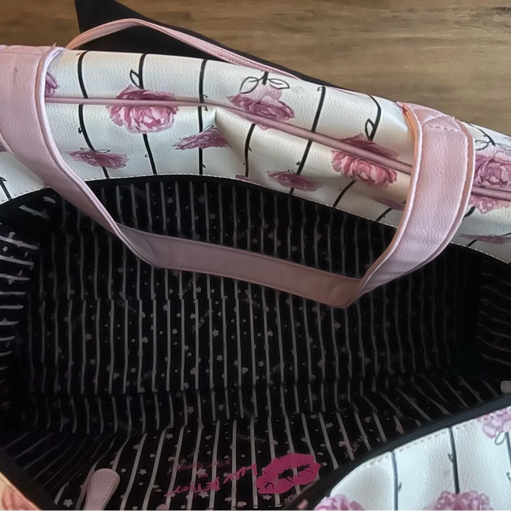 Betsey Johnson Black and Pink Striped weekend duffel bag - Picture 4 of 7